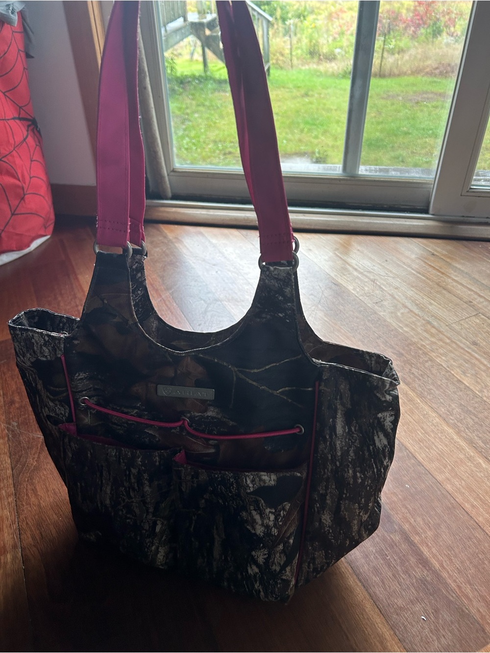 Ariat Camouflage Tote with Pink Handles